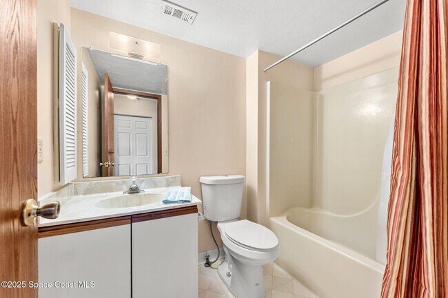 Building Photo - 7814 Shadowood Dr