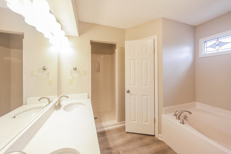 Building Photo - 6741 Plumblee Cove E