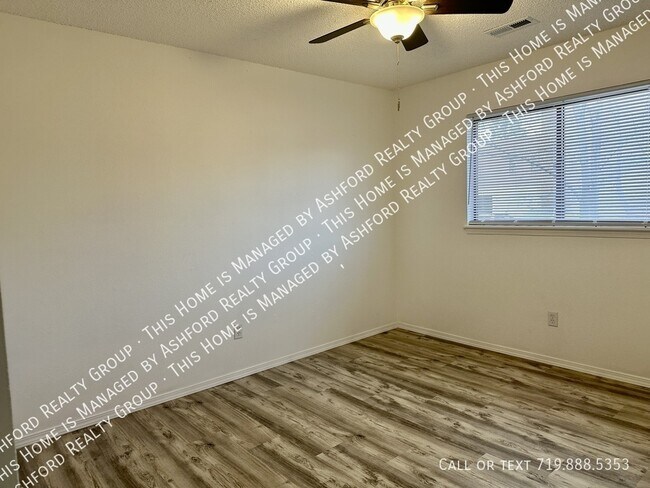 Building Photo - 1120 Yuma St