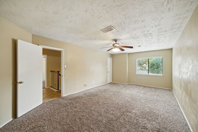 Building Photo - 5203 E Pagewick Dr