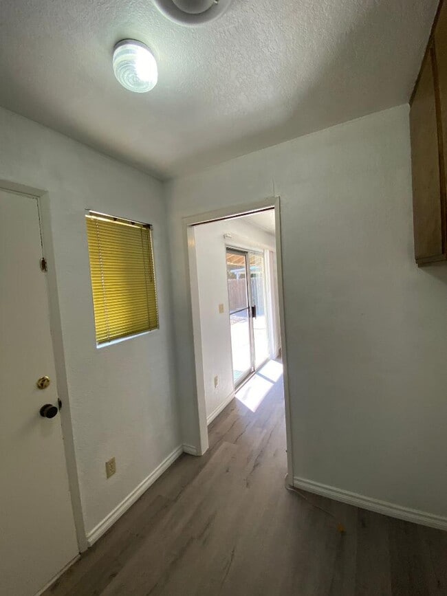 Building Photo - 5348 El Molino Ave