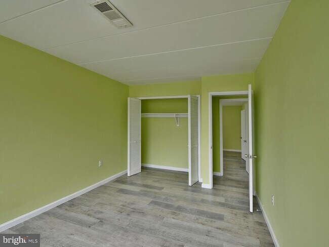 Building Photo - 1800 Metzerott Rd