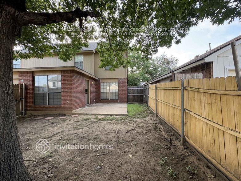 Building Photo - 4317 Saugus Dr