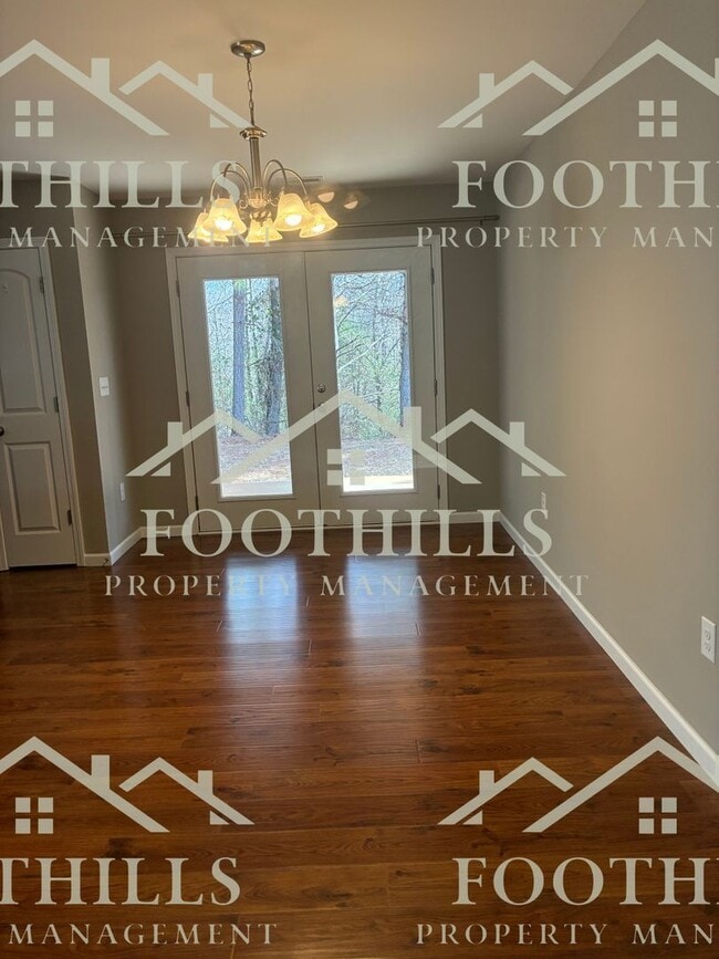 Building Photo - 118 Gallant Ln