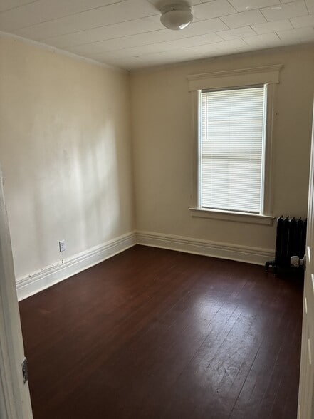 Building Photo - 689 State St