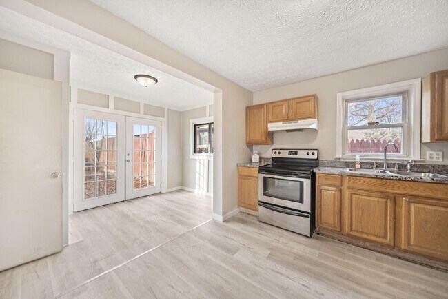 Building Photo - 2709 Kilbourne Ave