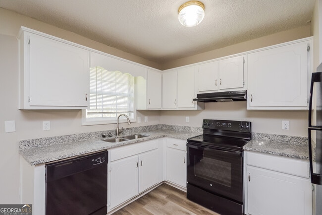 Building Photo - 10106 Stone St NW