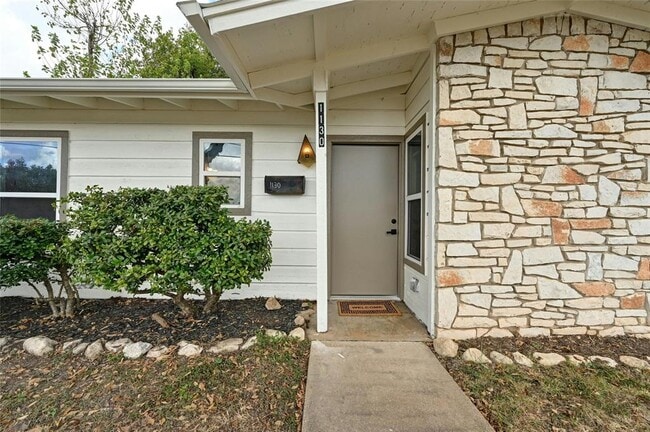 Building Photo - 1130 Gardner Rd
