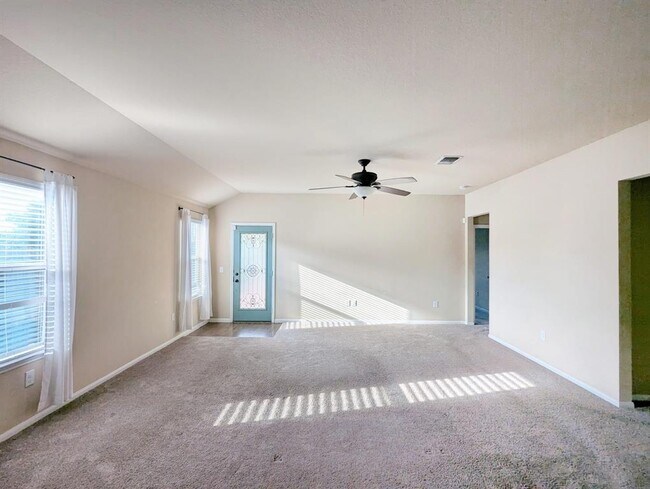 Building Photo - 405 Camellia Dr
