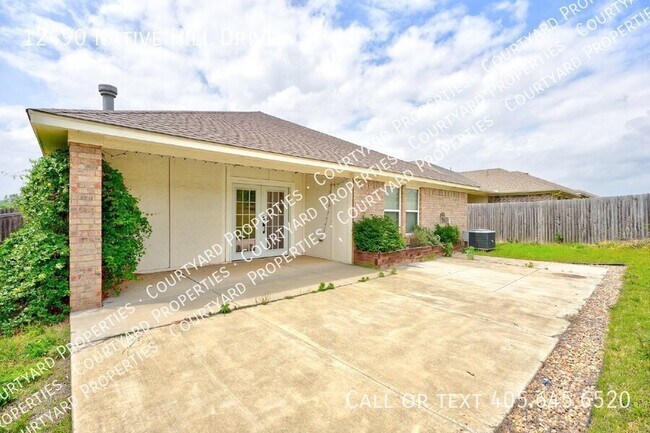 Building Photo - 12490 Native Hill Dr