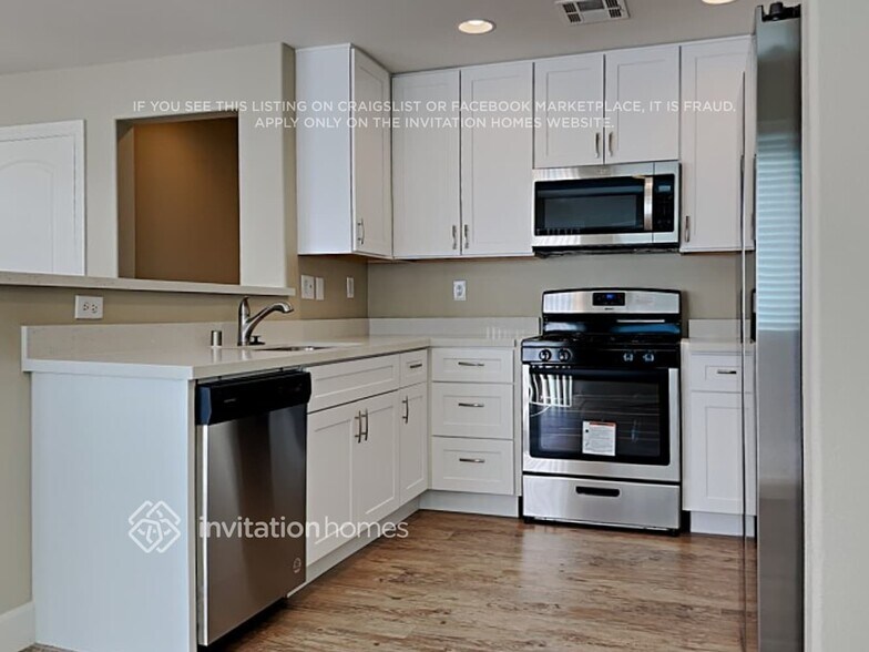 Building Photo - 6027 Ambleshire Ave