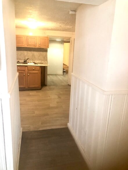 Building Photo - 118 College Ave