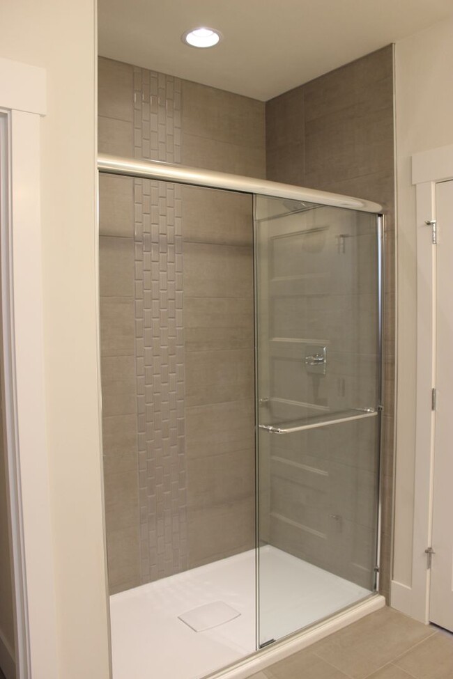 Building Photo - Gorgeous home in Brookswood Crossing avail...