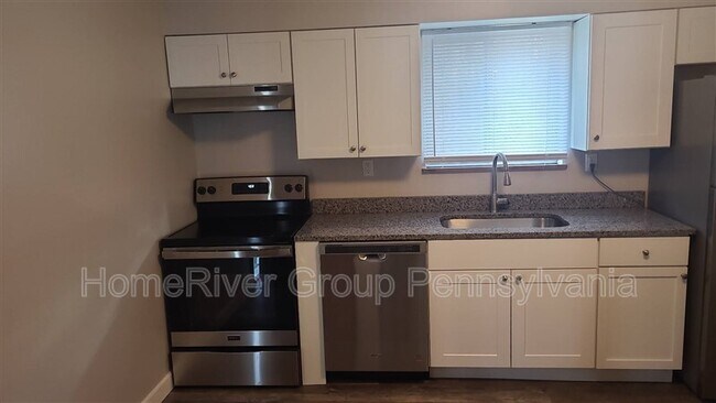 Building Photo - 1128 Kellinger Dr
