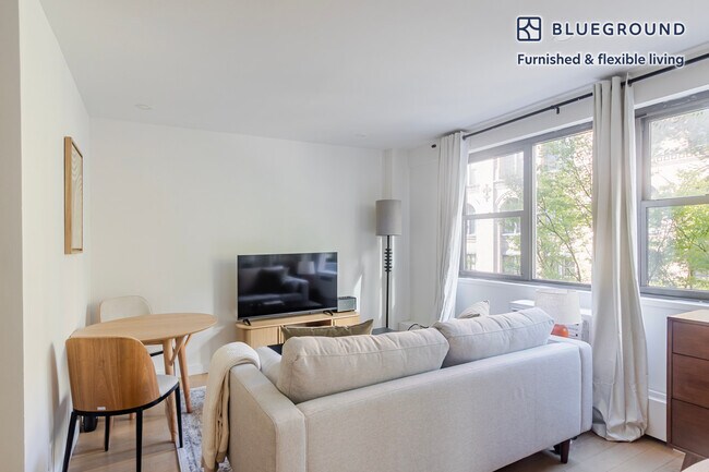 Building Photo - 227 E 59th St