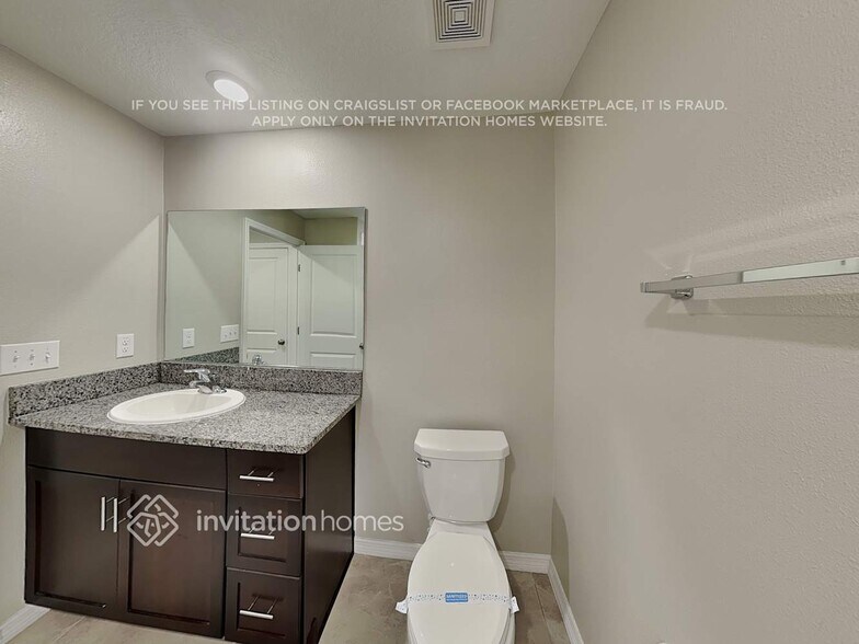 Building Photo - 2219 Treesdale Ave