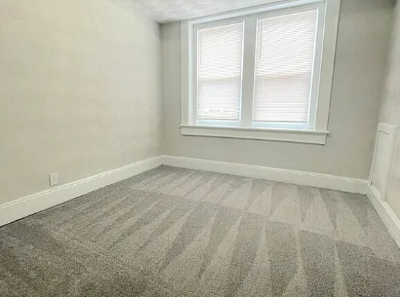 Building Photo - 527 37th St