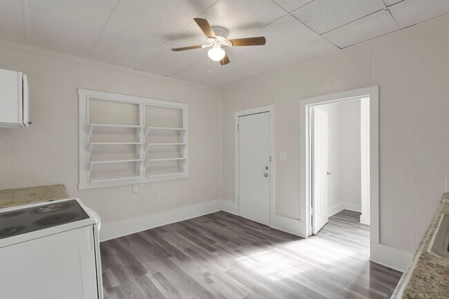 Building Photo - 2709-2711-2711 Sullivant Ave