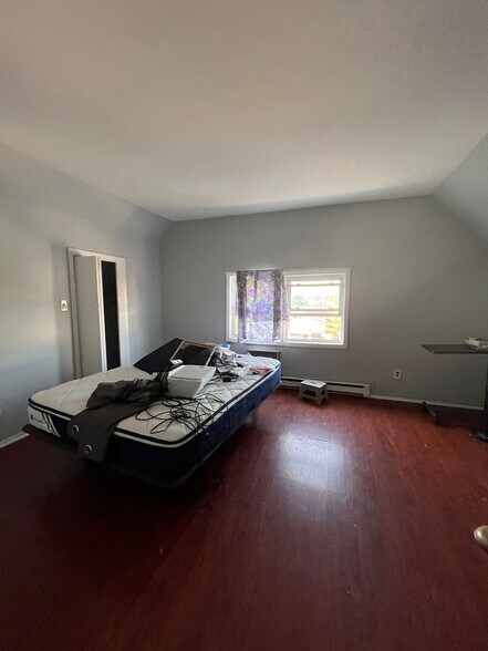 Building Photo - 68 W 24th St