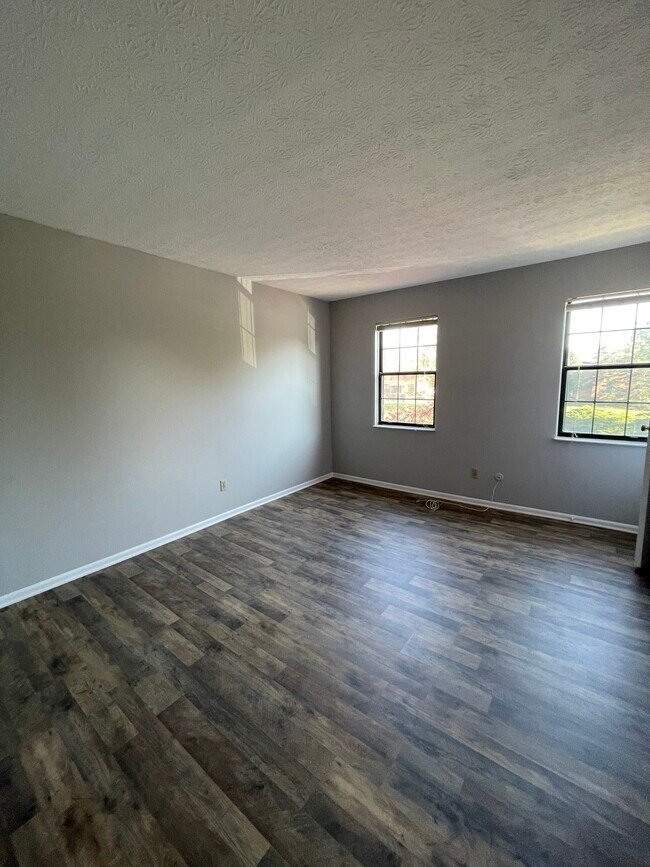 Building Photo - 6455 Brookedge Ct