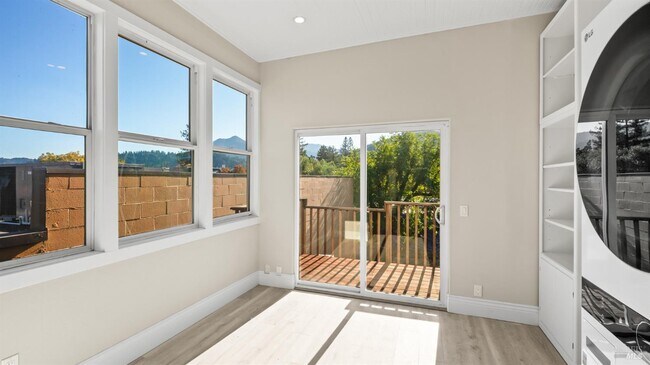 Building Photo - 713 Sir Francis Drake Blvd