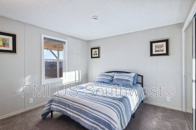 Building Photo - 437 Riverfront Dr