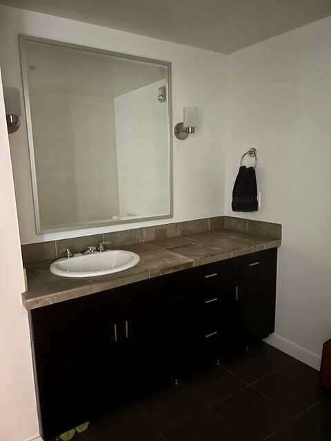 Bathroom - 819 Virginia St