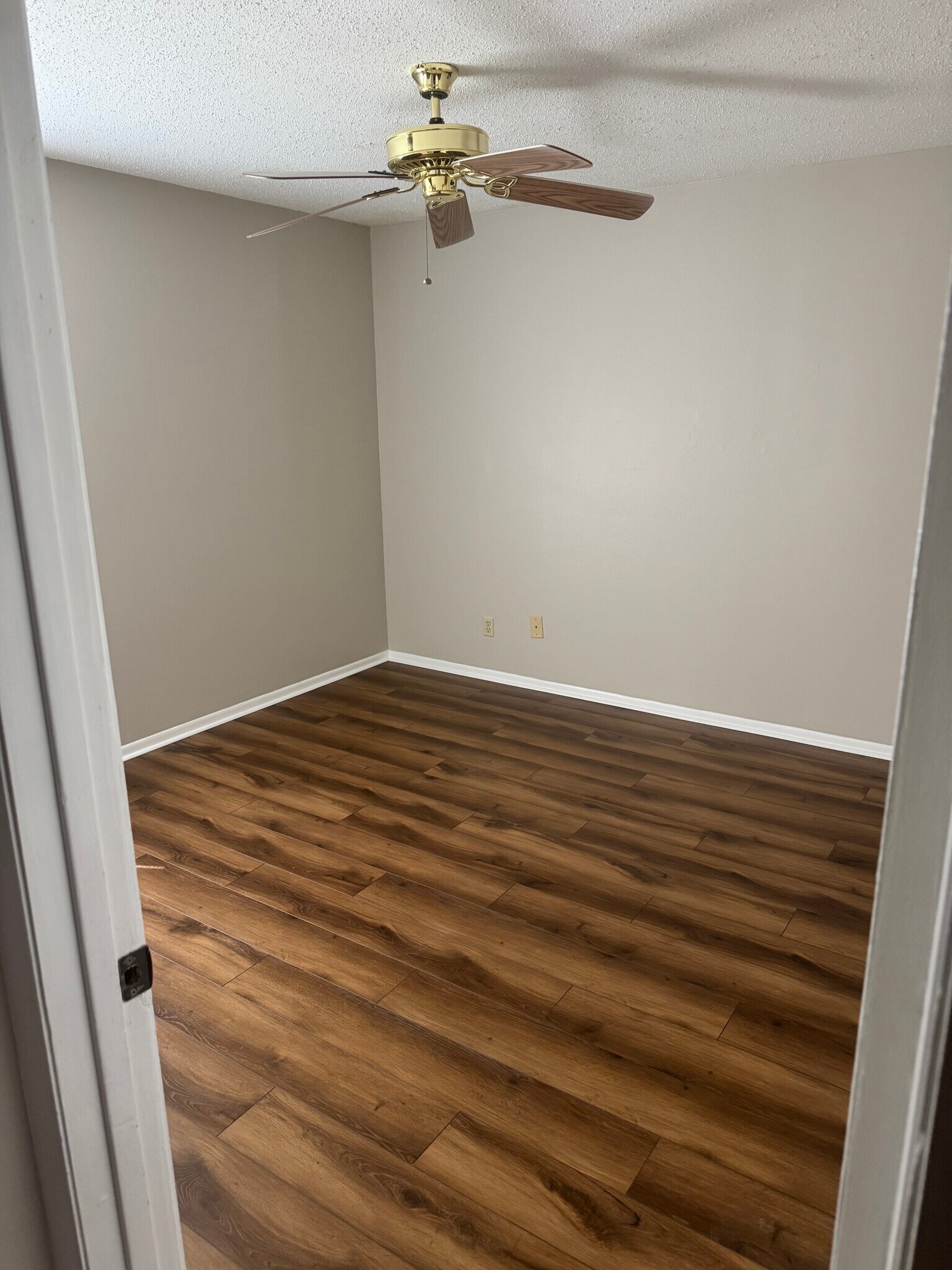 Building Photo - 115 Township Ln