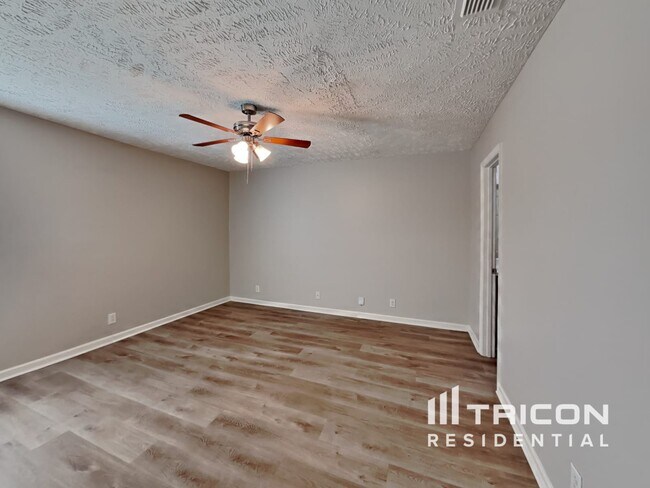 Building Photo - 2819 Elijah Dr