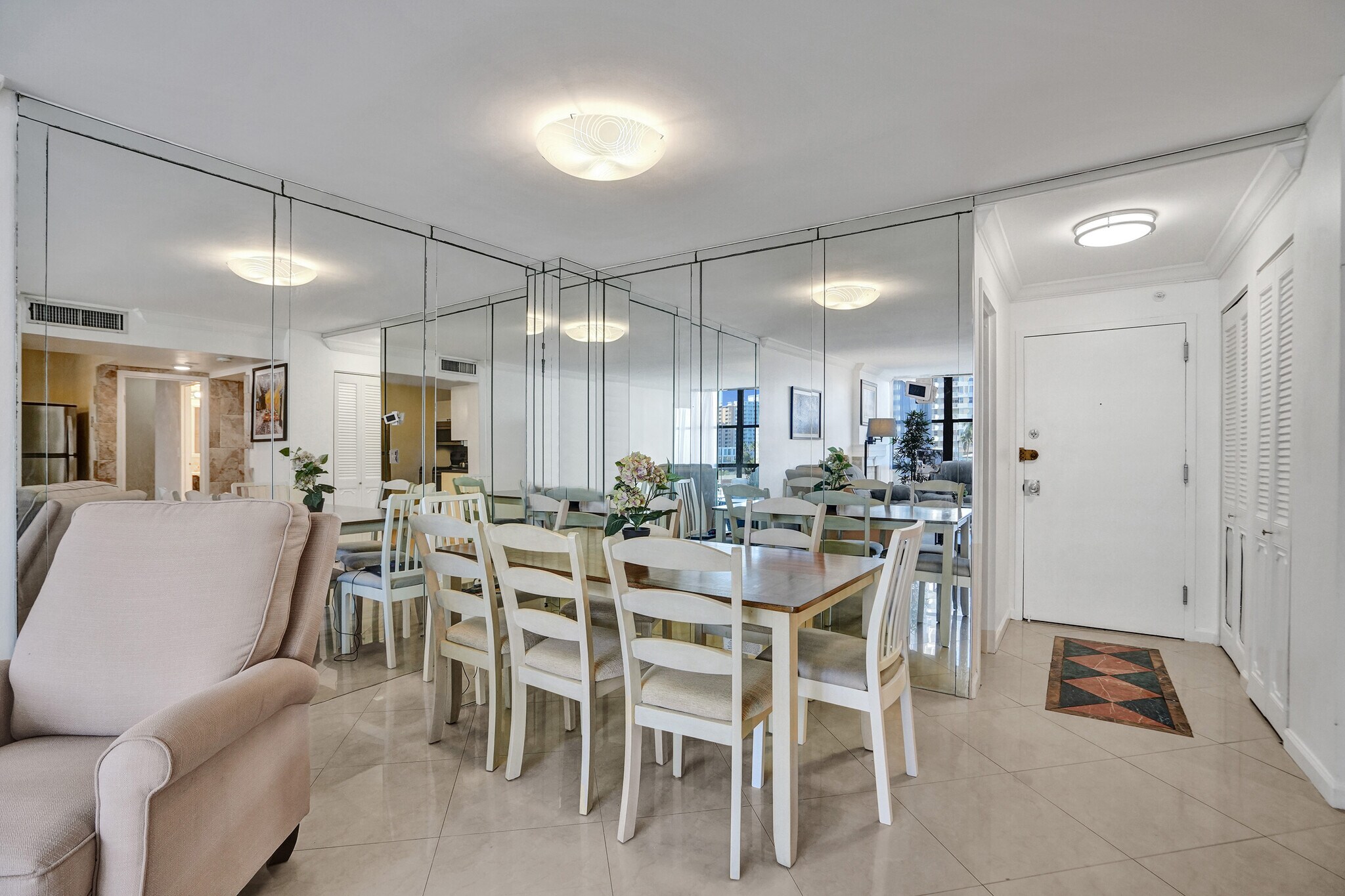 Building Photo - 2017 S Ocean Dr