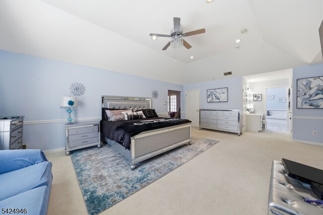 Building Photo - 11 Rosewood Ln