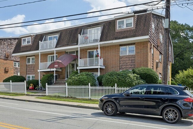 Building Photo - 244 Mt Vernon St