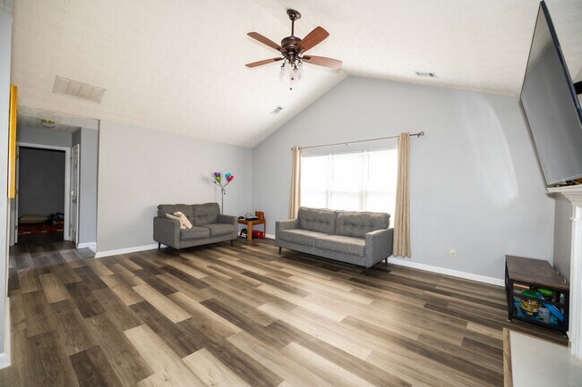 Building Photo - 599 Rivulett Ct