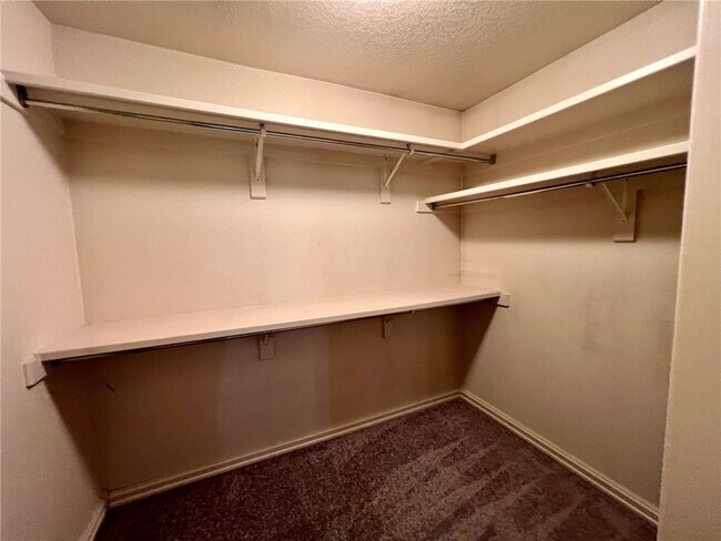 Building Photo - 1450 Whippoorwill Ln