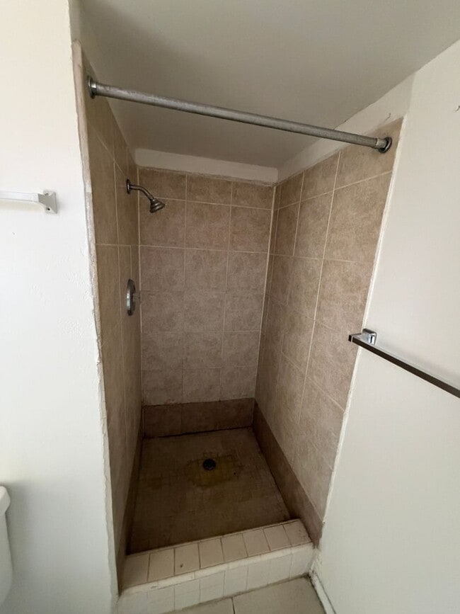 Building Photo - 2 Bedroom 2 Bath Condominium in Great Location