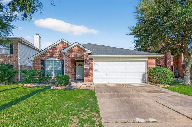 Primary Photo - 6927 Great Oaks Shadow Dr