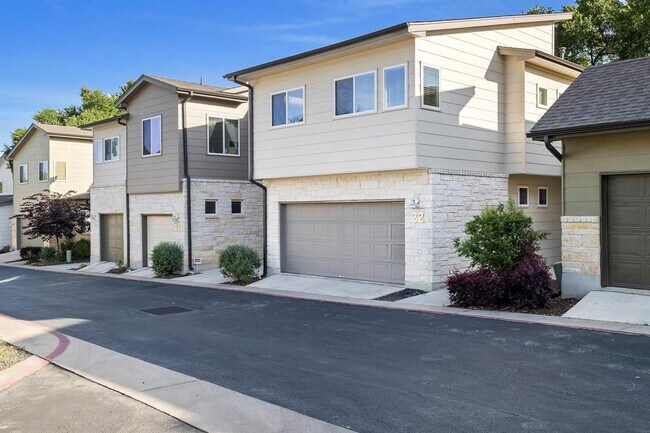 Building Photo - 6800 Menchaca Rd