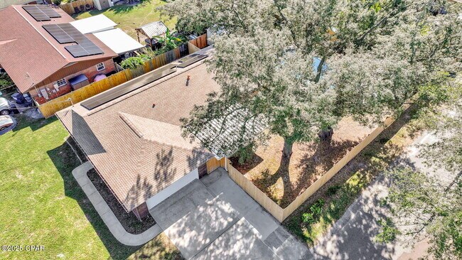 Building Photo - 5204 Park St