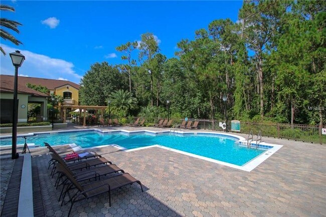 Building Photo - Beautiful 1/1 Condo x Rent @ The Crest at ...