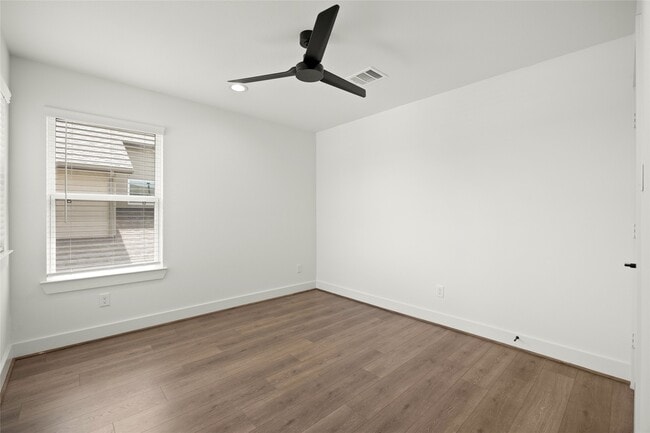Building Photo - 2752 Sunny Briar Dr