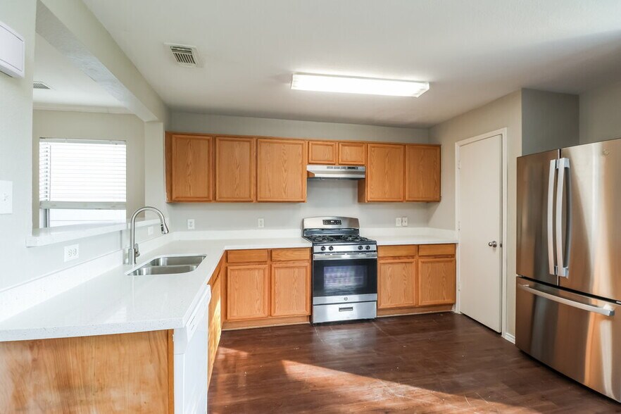 Building Photo - 29626 Evergreen Hills Dr