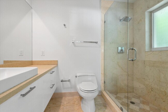 Building Photo - 40 Isla Bahia Dr