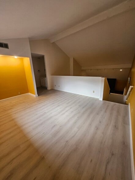 Building Photo - 8763 Mountain Blvd