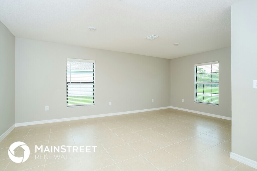 Building Photo - 367 Aster Ct