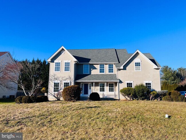 Building Photo - 102 Sweethollow Dr