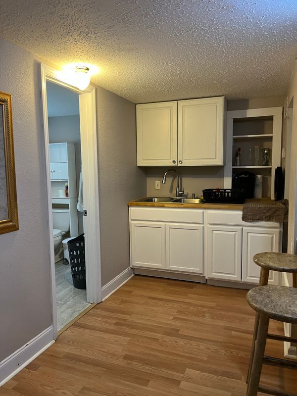 Building Photo - 2052 Navaho Ave