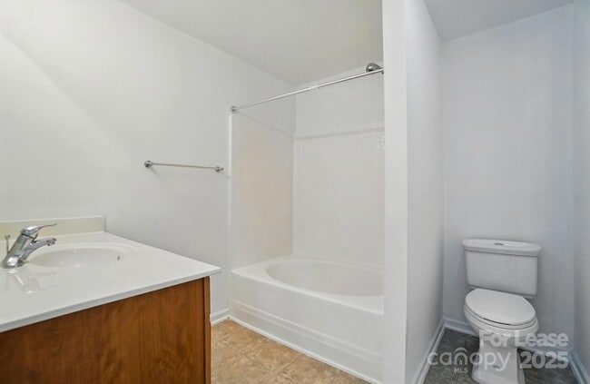 Building Photo - 10316 Stineway Ct