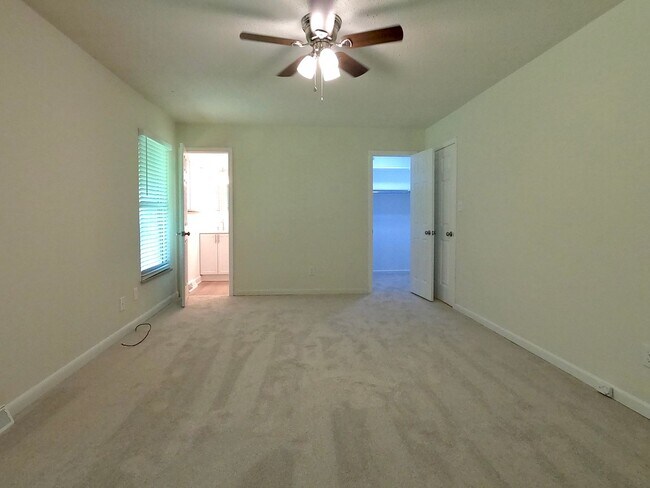 Building Photo - RANCH WITH LARGE LOT IN W. KNOX-CRESTWOOD ...