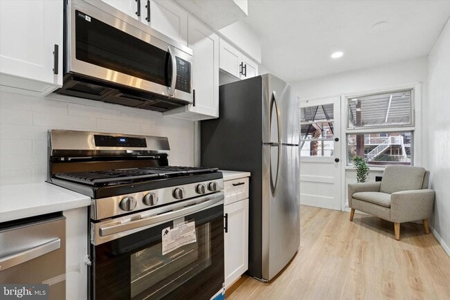 Building Photo - 228 Rock St