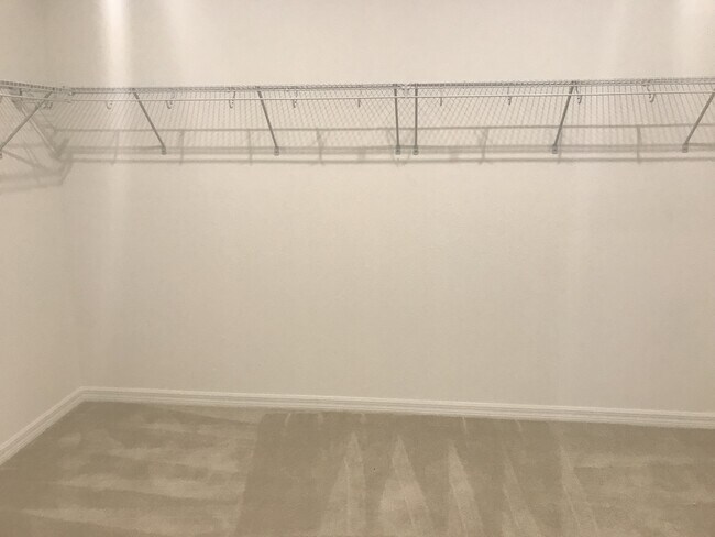 Building Photo - 5 Bedroom Westside Village Community